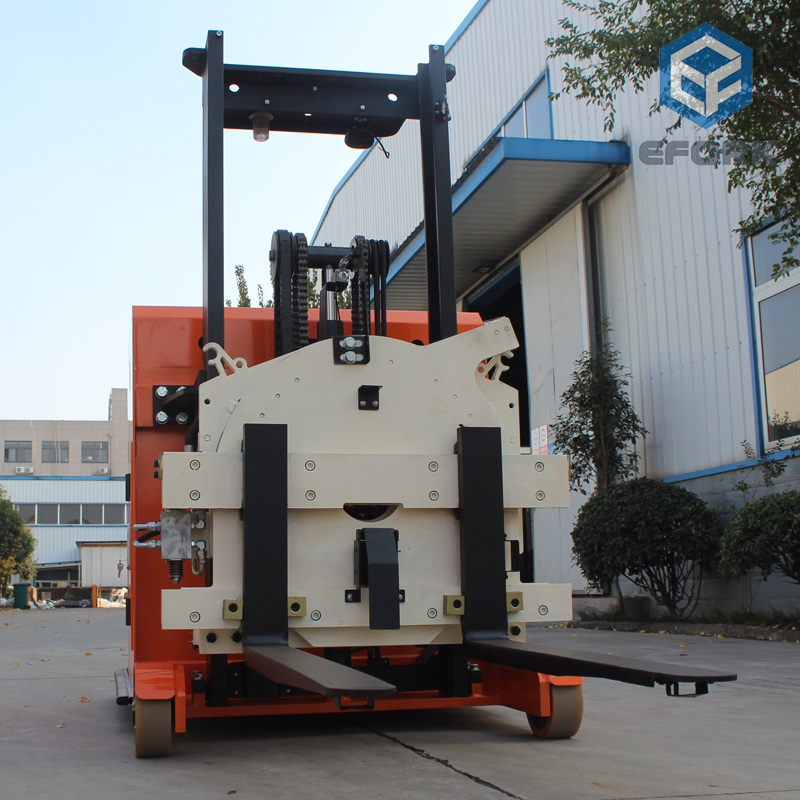 抱夹旋转平衡重AGV（车体）